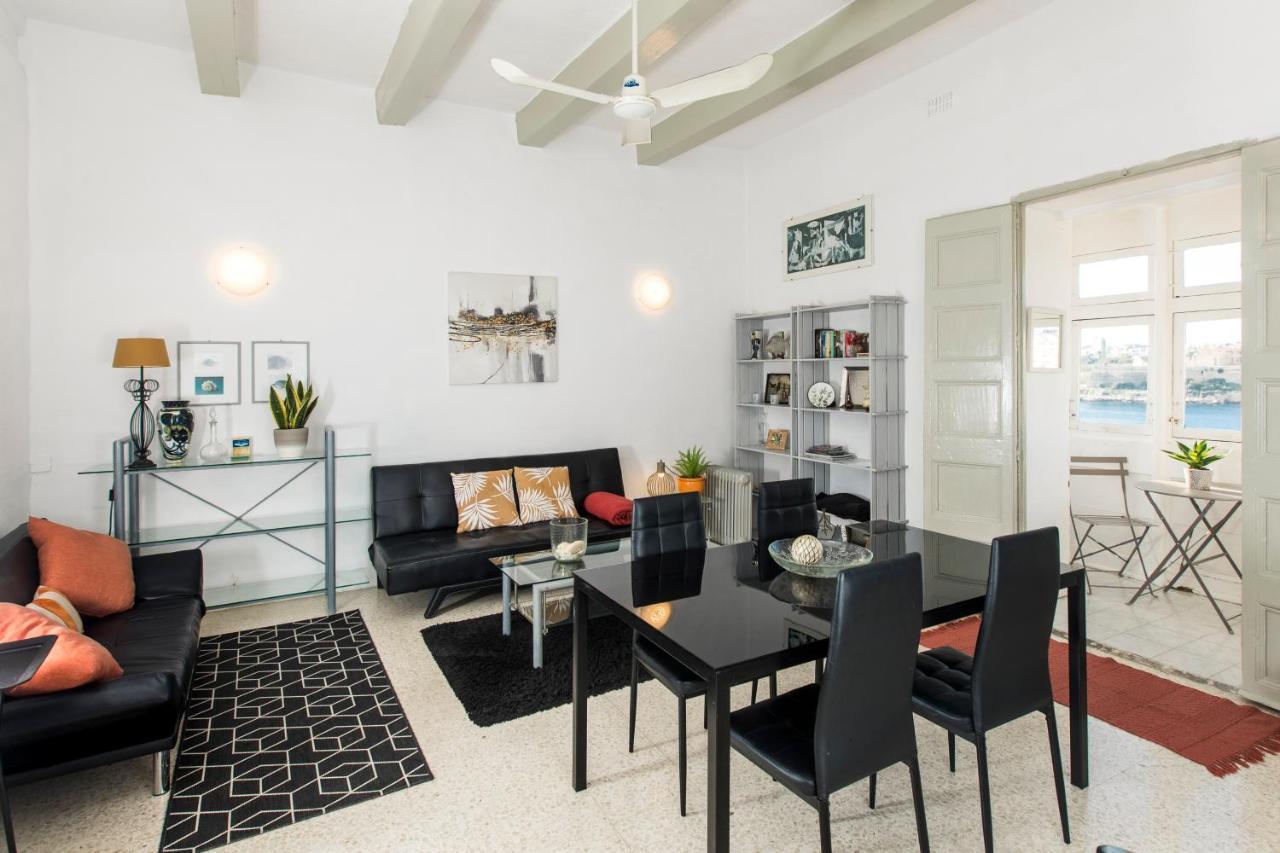 Valletta Collection - Old Theatre Apartment ภายนอก รูปภาพ