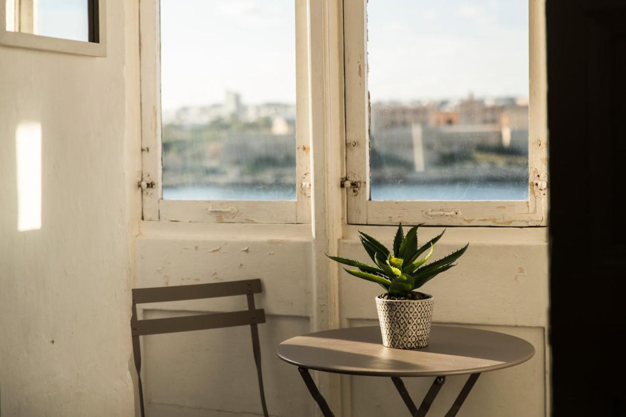 Valletta Collection - Old Theatre Apartment ภายนอก รูปภาพ